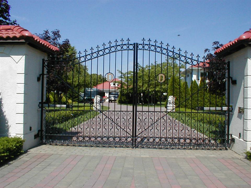 iron driveway gate